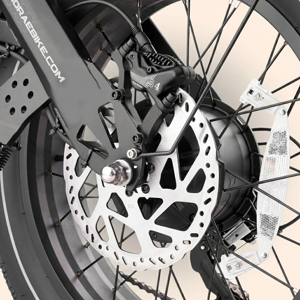 4-piston Hydraulic Brakes